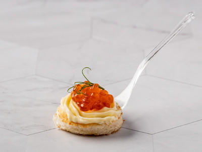 Тост с маслом и икрой Тост с маслом и икрой