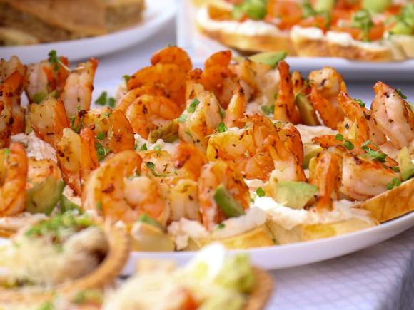Заказать Недорогой фуршетный сет с горячими закусками на 10 персон в Челябинске