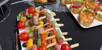 Доставка блюд и напитков на 8 человек