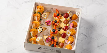 Сытный фуршет с салатами на 10 человек